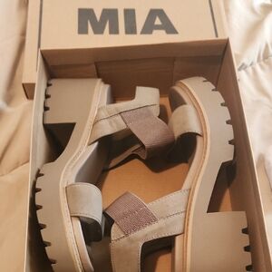 MIA Platform Sandals in Taupe